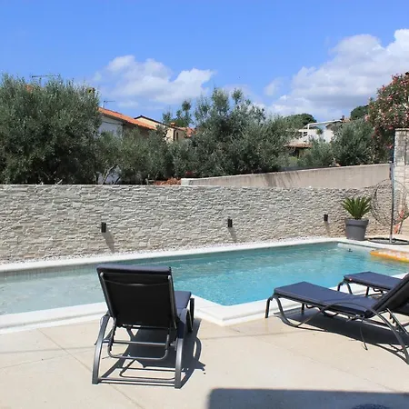 Appartement Mia With Pool Near Medulin *
